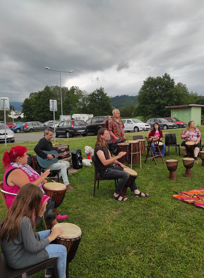 Bubnování s Bobinou a Káyou I. Bubnování s Bobinou a Káyou I.